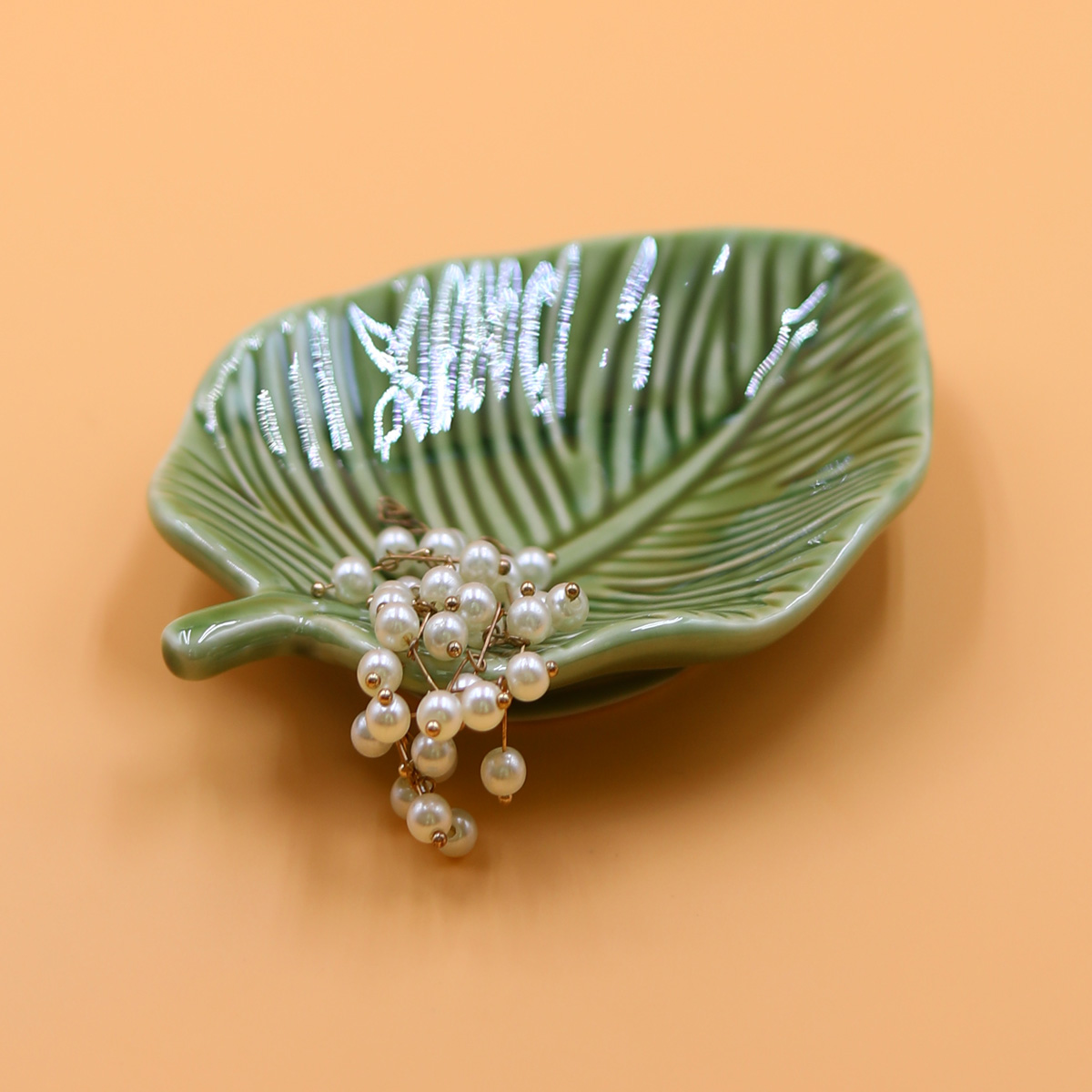 1Pcs Leaf-Shaped Jewelry Organ - Hoop Earrings 评论和价格